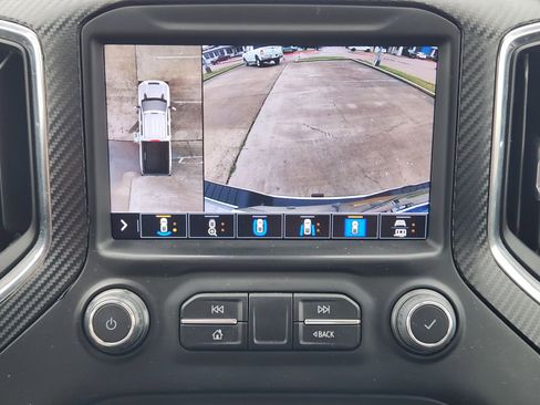 Used 2022 Chevrolet Silverado 2500 High Country w/ Z71 Off-Road Package image 13