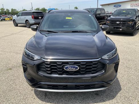 Used 2023 Ford Escape ST-Line w/ Tech Pack #1 AWD/4WD image 3