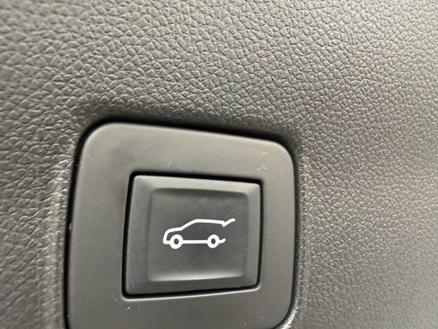 Used 2022 Chevrolet TrailBlazer ACTIV w/ Sun and Liftgate Package FWD image 16