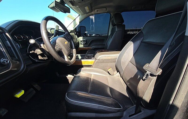 Used 2019 Chevrolet Silverado 2500 High Country w/ Duramax Plus Package AWD/4WD image 4