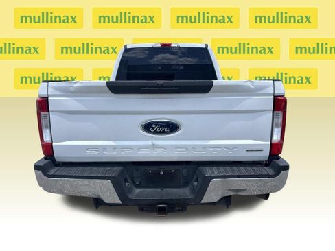Used 2017 Ford F250 XL w/ Power Equipment Group RWD image 3