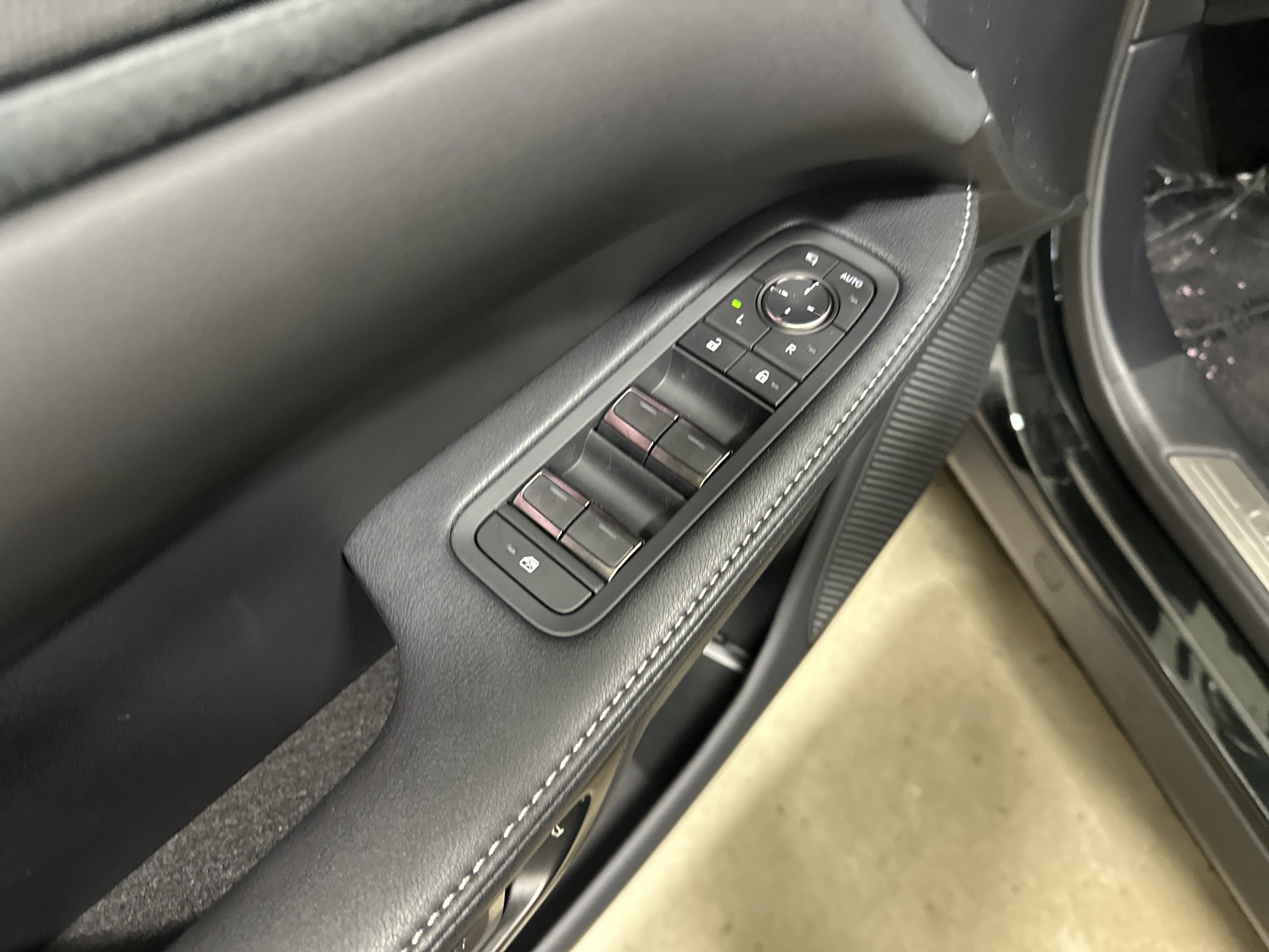 Certified 2026 Lexus RX 450h AWD w/ Convenience Package image 15