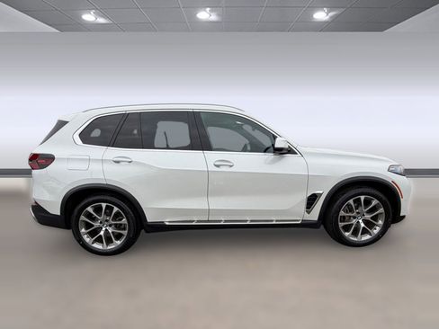 Certified 2024 BMW X5 xDrive40i image 8