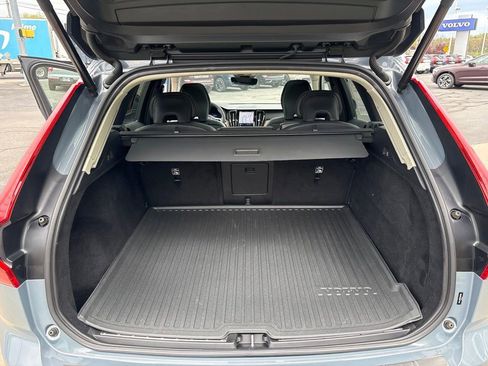 Certified 2023 Volvo XC60 B5 Plus AWD/4WD image 44
