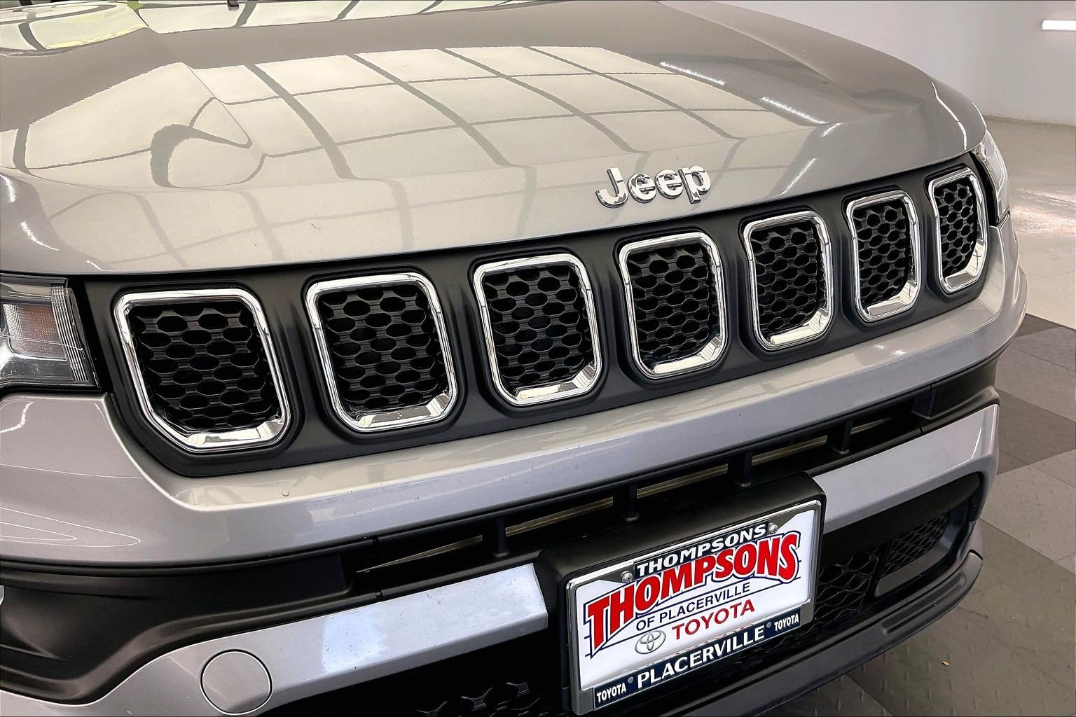 Used 2024 Jeep Compass Latitude w/ Altitude Special Edition AWD/4WD image 31