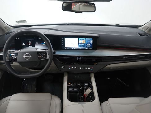 Used 2025 Nissan Murano SL image 13