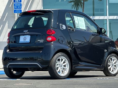 Used 2016 smart fortwo passion image 4