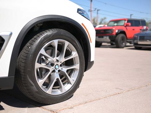 Used 2025 BMW X5 xDrive40i AWD/4WD image 19