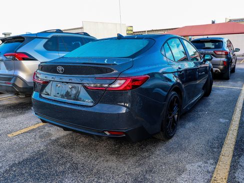 Used 2026 Toyota Camry SE FWD image 8