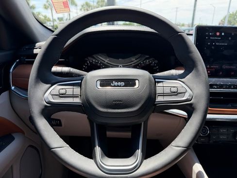 Used 2023 Jeep Compass Limited AWD/4WD image 13