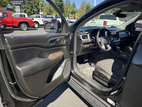 Used 2019 GMC Acadia SLE image 17