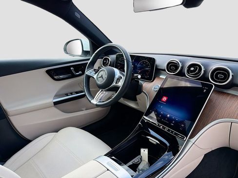 Used 2025 Mercedes-Benz C 300 Sedan image 30