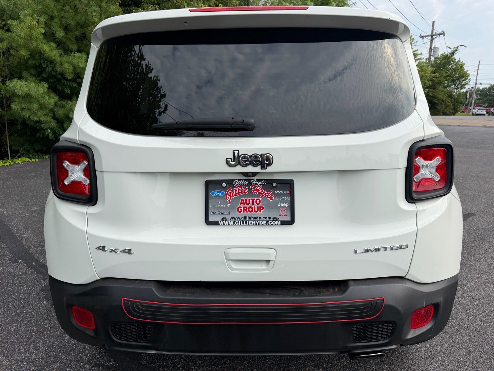 Used 2022 Jeep Renegade Limited w/ Sun, Sound & Wheels Group AWD/4WD image 13