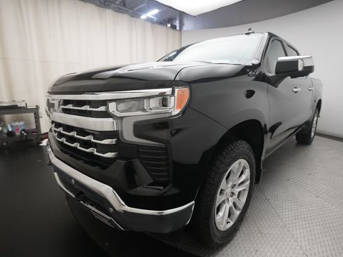 Used 2023 Chevrolet Silverado 1500 LTZ w/ LTZ Premium Package AWD/4WD image 13