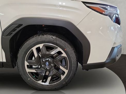 New 2025 Subaru Forester Limited w/ Popular Package image 24