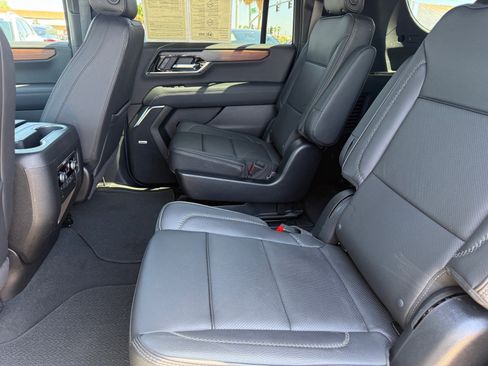 Used 2025 GMC Yukon XL Denali AWD/4WD image 22