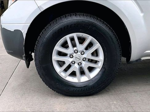 Used 2018 Nissan Frontier SV RWD image 8