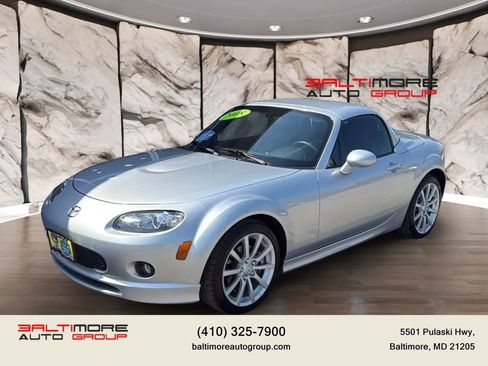 Used 2008 MAZDA MX-5 Miata Grand Touring w/ Premium Pkg image 2
