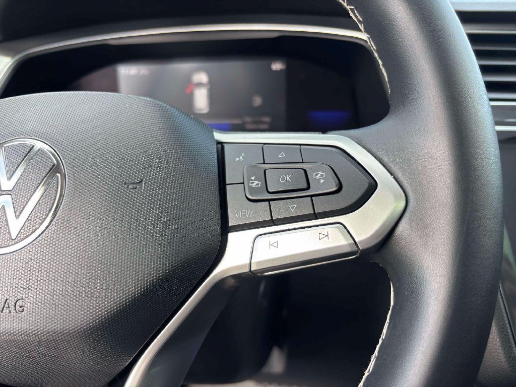 Used 2022 Volkswagen Tiguan SE AWD/4WD image 26