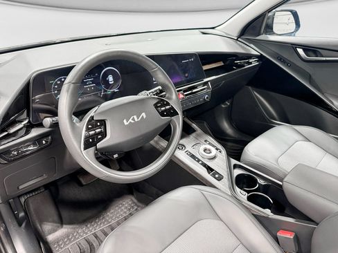 Used 2025 Kia Niro Wind w/ Wind Preserve Package FWD image 18