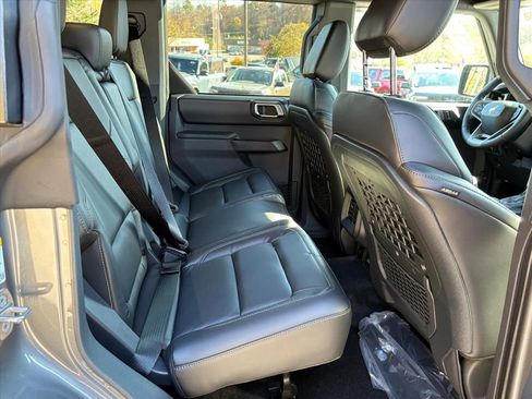 New 2025 Ford Bronco Badlands AWD/4WD image 18