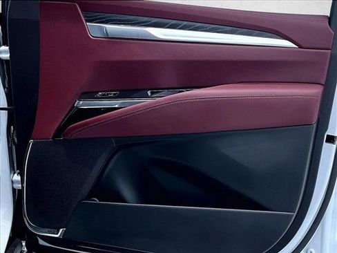 Certified 2026 Cadillac Escalade Luxury AWD/4WD image 19
