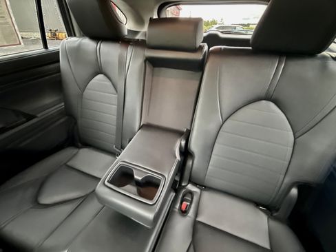 Certified 2026 Toyota Highlander XLE AWD/4WD image 37