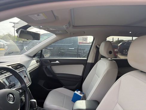 Used 2019 Volkswagen Tiguan SEL FWD image 6