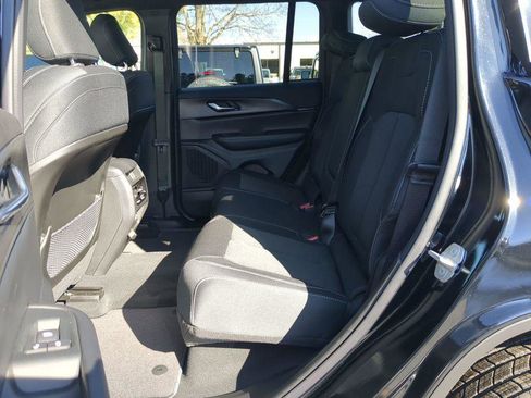 New 2026 Jeep Grand Cherokee Laredo X image 21