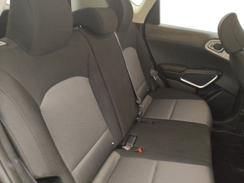 Used 2021 Kia Soul LX FWD image 19