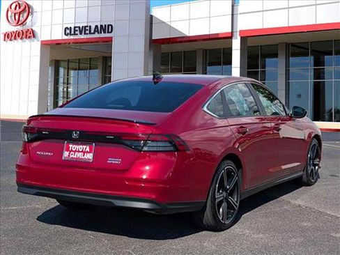 Used 2025 Honda Accord Sport image 7