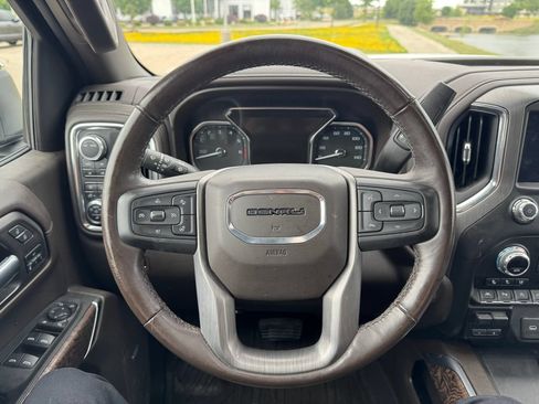 Used 2021 GMC Sierra 1500 Denali w/ Technology Package AWD/4WD image 9
