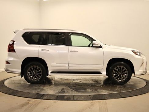 Used 2019 Lexus GX 460 Luxury w/ Sport Design Package image 2