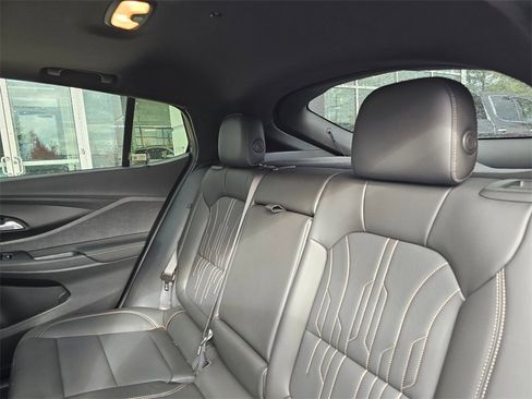 Used 2025 Buick Envista Avenir image 18