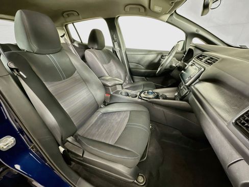 Used 2019 Nissan Leaf SV w/ SV Technology Package FWD image 30