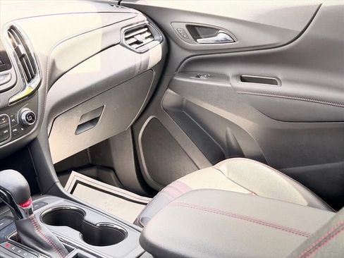 Used 2024 Chevrolet Equinox RS w/ RS Leather Package AWD/4WD image 11