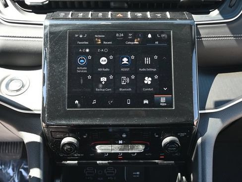 Used 2024 Jeep Grand Cherokee Altitude AWD/4WD image 5