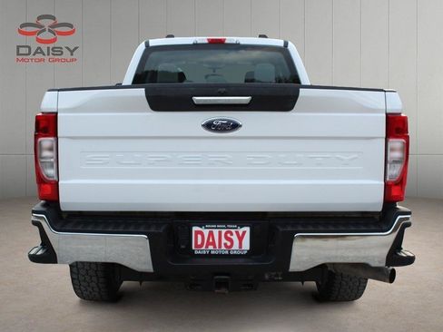 Used 2022 Ford F250 XL w/ Power Equipment Group AWD/4WD image 6