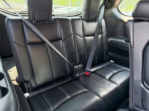Used 2019 Nissan Pathfinder SL AWD/4WD image 17