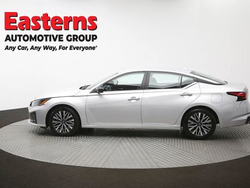 Used 2024 Nissan Altima 2.5 SV FWD image 60