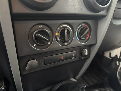Used 2007 Jeep Wrangler Unlimited X RWD image 19