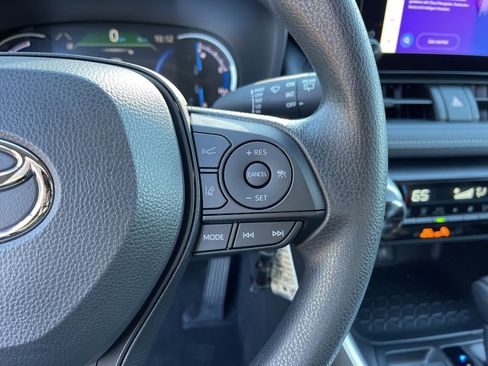 Used 2025 Toyota RAV4 LE image 17