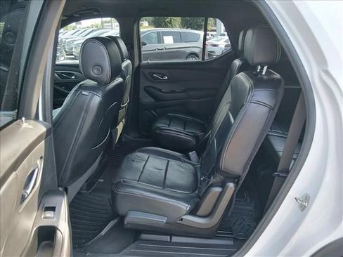 Used 2023 Chevrolet Traverse LT FWD image 14