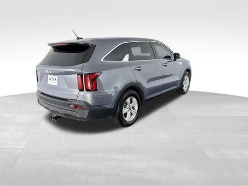 Certified 2023 Kia Sorento LX FWD image 7