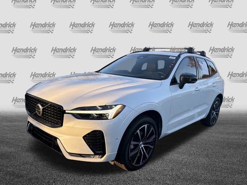 Certified 2023 Volvo XC60 B5 Ultimate w/ Climate Package image 5