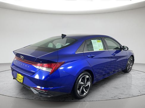 Used 2023 Hyundai Elantra Limited FWD image 17