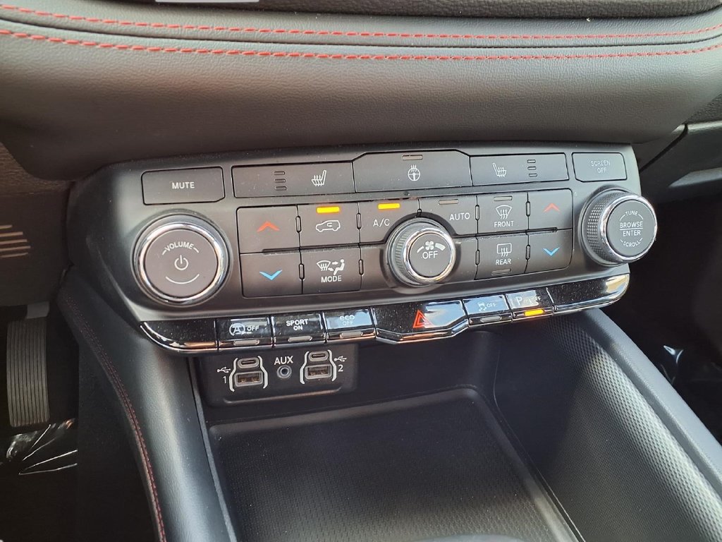 Used 2025 Dodge Durango GT AWD/4WD image 10