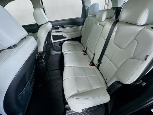 Used 2025 Kia Telluride EX image 27