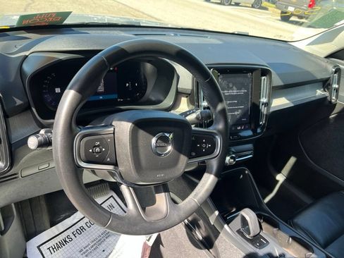 Used 2023 Volvo XC40 B5 Core AWD/4WD image 13