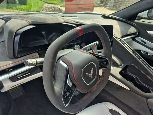 Used 2023 Chevrolet Corvette Stingray Premium Conv w/ Z51 Performance Package RWD image 11